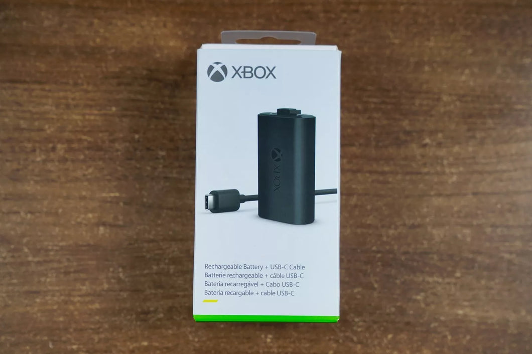 Xbox Play & Charge Kit (Rechargeable Battery + USB-C Cable)