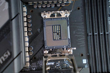 Load image into Gallery viewer, MSI MPG Z790 CARBON MAX WIFI II LGA 1700 DDR5 Intel ATX Motherboard
